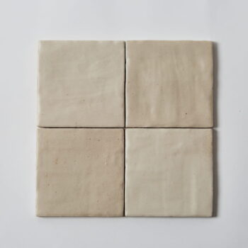 Kafelki kwadratowe do kuchni - Peronda Harmony Sahn Sand 10x10 cm Płytki ceramiczne z matową, nierówną powierzchnią na ścianę. Kafelki w różnych odcieniach koloru beżowego - piaskowego.