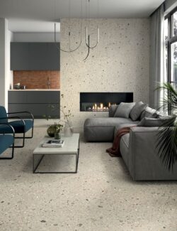 Metaliczne płytki ścienne - Marca Corona Miniature Fuoco Corten Bruciato 6x24cm. Fartuch kuchenny z płytek cegiełek, imitujących metal - corten.