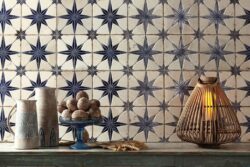 Płytki dekoracyjne kuchenne - Peronda FS Star LT Blue 45x45 cm. Postarzane płytki z niebieskim wzorem w gwiazdki w macie i połysku.