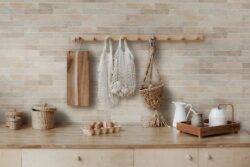 Płytki kuchenne na ścianę Life Ceramica Abbey Limenstone 5x25cm. Kafelki rzemieślnicze, beżowe w macie.