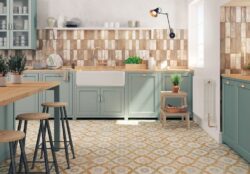 Płytki podłogowe kuchenne - Peronda Fs Blossom 45x45cm. Kuchnia z płytkami na podłodze we wzory kwiatowe w kolorach: białym, szary, brązowym - piaskowym.