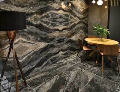 Ciemny marmur plytki - Peronda Museum OROBICO DARK/60X120/EP. Salon w stylu glamour z kaflami imitującymi ciemny marmur z beżowymi i karmelowymi żyłkami.