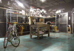 Kafelki turkusowe podłoga - Caesar Alchemy Tc. Mint. Płytki podłogowe, metalizowane od włoskiego producenta Ceramiche Caesar.