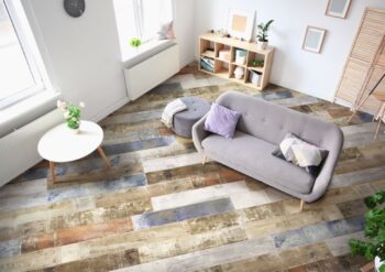 Kolorowe kafelki podłogowe, doskonale wyglądające w salonie, ABSOLUT CAICOS 15x90cm. Płytki z satynową (błyszczącą, matową) powierzchnią, imitującą drewno.
