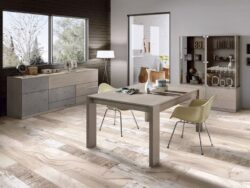 Płytki do salonu drewnopodobne, jasne - Absolut Keramika Palau light 15x90 cm. Salon z płytkiami imitującymi jasne drewno na podłodze..