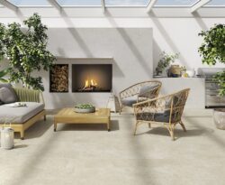 Płytki podłogowe imitacja kamienia - SINTESI Ecoproject beige. Kafle z efektem kamienia, beżowe na podłodze,