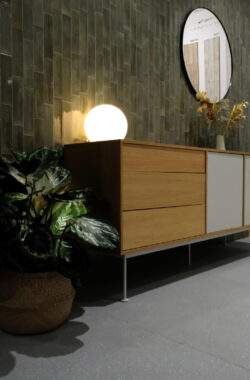 Zielone kafelki ścienne - Harmony Bari Green. Płytki w małym formacie cegiełki z błyszczącą powierzchnią na ścianę.