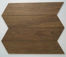Płytka drewnopodobna jodelka - MARAZZI Vero castagno chevron MA8Y 11x54 cm. Włoskie płytki typu chevron. Kafelki imitujące drewno na podłogę.