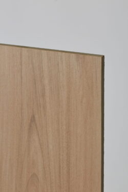 Gres szkliwiony drewnopodobny - CAESAR Hike light 120x20. Włoskie płytki drewnopodobne w jasnym odcieniu na podłogę w podłużnym formacie 120x20 cm.