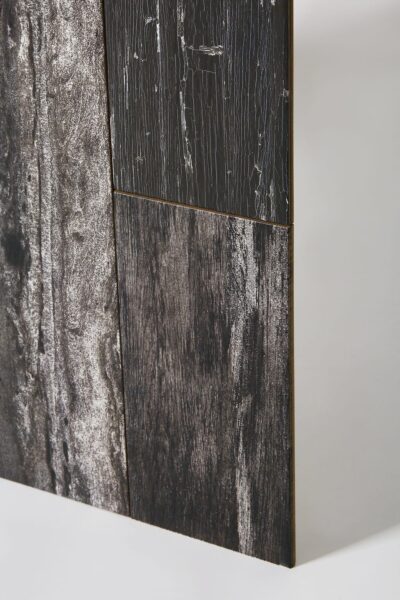 Kafelka drewnopodobna - ABSOLUT PALAU black. Hiszpańskie, retro płytki w imitujące drewno w podłużnym formacie 15x90 cm na podłogę lub ścianę.