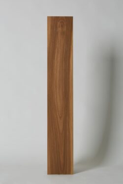 Kafle drewnopodobne - CAESAR Hike lodge 120x20. Gres o jasnobrązowym, ciepłym i naturalnym odcieniu, drewnopodobny na podłogę.