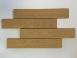 Małe kafelki gresowe cegiełki drewnopodobne Małe płytki cegiełki drewnopodobne Emil Ceramica Playwood Playbrick Intense Oak Naturale 5,3x30