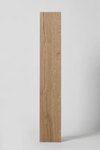 Płytki hiszpańskie drewnopodobne - CIFRE Nordik oak 120x20. Hiszpańskie gresy podłogowe imitujące drewno w matowym wykończeniu.
