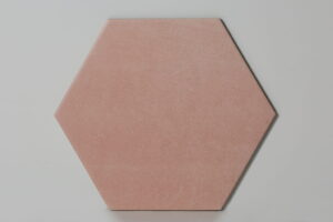 Płytki różowe heksagon, sześciokątne do kuchni łazienki na ścianę lub podłogę - APE Klen macba rose quartz 23x26cm. Hiszpańskie kafelki heksagonalne w matowym wykończeniu.
