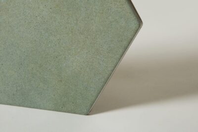 Zielone płytki heksagonalne - Peronda Harmony Niza Green hexa 21,5×25cm. Hiszpańskie kafle do łazienki, kuchni na podłogę i ścianę. Płytki o wyglądzie cementu - betonu.