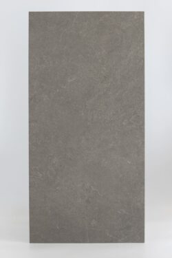 Płytki ala kamień, jasnobrązowe - Blustyle by Cotto d’Este Unica Desert 60x120 cm. Kafle przypominające kamień na podłogę i ścianę z beżowymi żyłkami i subtelnymi wżerami.