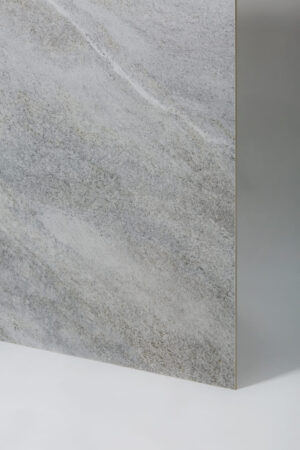 Płytki ceramiczne imitujące kamień - Peronda Museum Strond Dolphin SP 100x100 R. Kafle wielkoformatowe 100x100cm na podłogę i ścianę w odcieniach szarości.