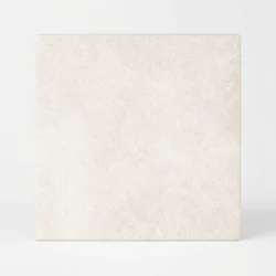 Ricchetti Ease/22 Extrawhite 120x120 – włoski gres inspirowany jasnym wapieniem. Ciepła biel, mat, R10, 9 mm, rektyfikowany. Na podłogę i ścianę.
