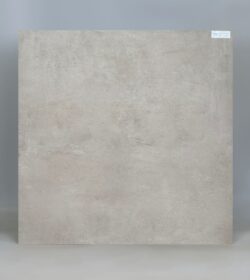 Gres ala beton, piaskowy - Peronda Harmony Meraki Sand nt 90x90cm. Kafle w odcieniu jasnobeżowym - szarym, imitujące beton na podłogę i ścianę.
