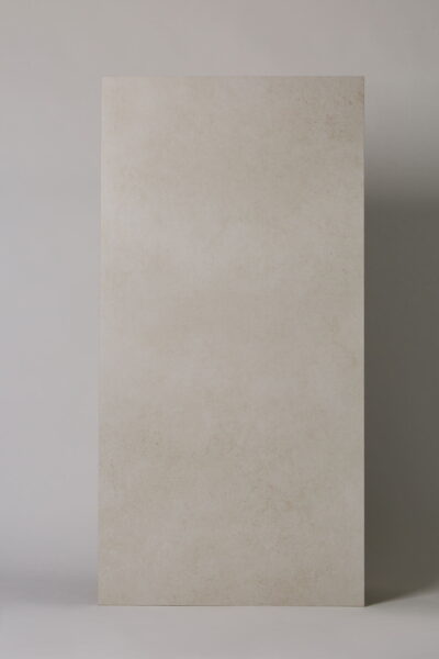 Płytka imitująca beton - CIFRE Ceramica Ever white 120x60 cm. Jasna płytka z efektem betonu na podłogę lub ścianę od hiszpańskiego producenta Cifre Ceramica.