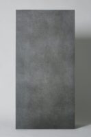 Płytki ciemnoszare - APE Work b coal 60x120 cm. Gres imitujący beton w ciemnym odcieniu szarości na podłogę i ścianę od hiszpańskiego producenta płytek Ape Ceramica.