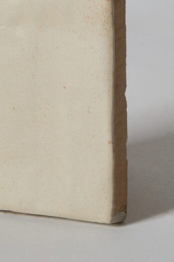 Małe kafelki beżowe - Peronda Harmony Sahn Sand 10x10 cm. Płyteczki ceramiczne w kwadratowym formacie z efektem ręcznego wyrobu ceramiki.