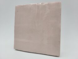Różowe płytki ceramiczne - Peronda Harmony RIAD PINK 10x10 cm. Śliczna, różowa płytka ścienna z błyszczącą, nierówną powierzchnia.