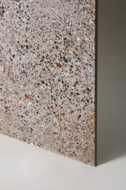 Kafle terrazzo - Peronda Fs VENECIA/60X60/R. Gres lastriko, terrazzo, lastryko na podłogę w rozmiarze 60x60cm w beżowym odcieniu.