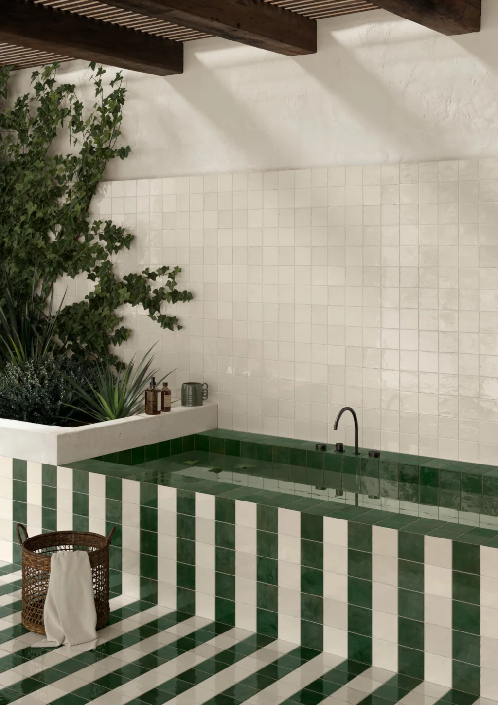 Białe płytki gres kwadratowe, błyszczące, w łazience - MARAZZI Lume White 10x10 MQ7X