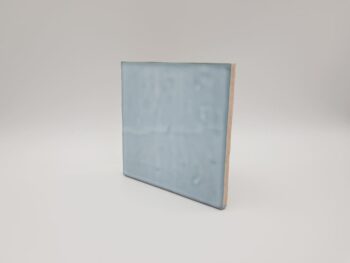 Błękitne kafelki ścienne - Peronda Harmony NADOR SKY 13,2x13,2 cm. Płytki z błyszczącą, nierówna powierzchnią do łazienki i kuchni.