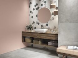 Kafle łazienkowe imitacja betonu - APE Work b cenere 60x120 cm. Łazienka z szarym gresem imitującym beton na podłodze i ścianie.