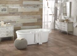 Łazienka z płytkami ecru na ścianie - Harmony Poitiers Ecru 7,5x30