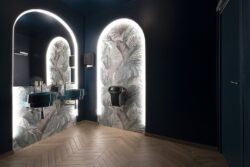 Łazienka z włoskimi płytkami MARCA CORONA Mirabilia Wild Foliage 50x120 J143