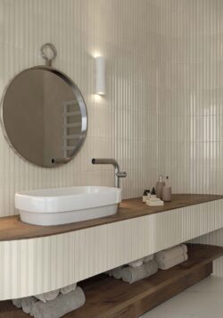 Płytki 3d łazienkowe na ścianę białe ciepłe Marca Corona Miniature Rima Burro 6x24 K051