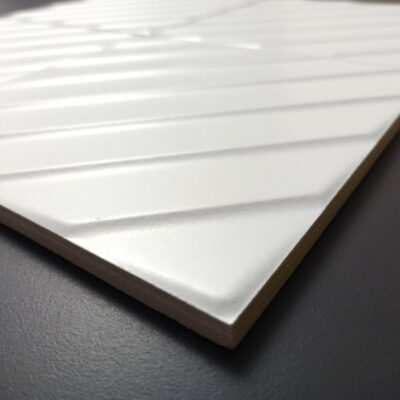 Płytki białe 3D - MARCA CORONA 4D diagonal white. Kafelki ceramiczne na ścianę do łazienki w kwadratowym formacie 20x20cm od włoskiego producenta Marca Corona.