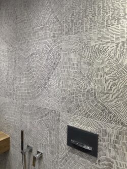 Płytki dekoracyjne do łazienki na ścianę REFIN Fossil Grey 60x60