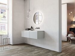 Płytki imitujące beton na ścianę - CIFRE Ceramica Ever white. Hiszpańskie, jasne płytki gresowe w łazience na ścianie.