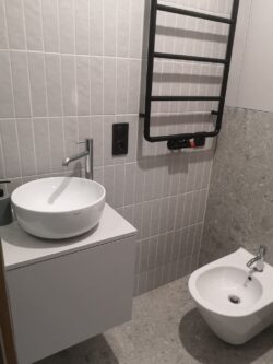 Szare płytki łazienkowe, ścienne w macie - Harmony Rabat Silver 6x24,6