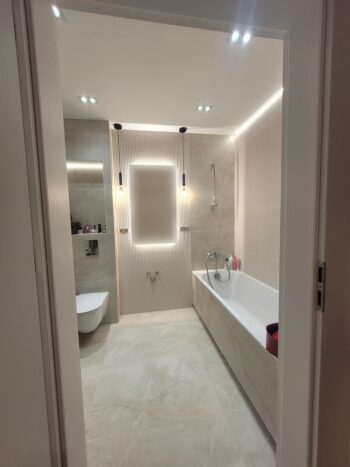Płytki łazienkowe, marmurowe, beżowe - Cerdomus Sybil Beige rt 60x120. Beżowa łazienka.