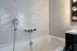 Płytki łazienkowe na ścianę 7,5x30 Marca Corona Multiforme Talco