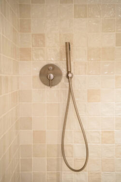 Płytki pod prysznic na ścianę Harmony RIAD SAND 10X10