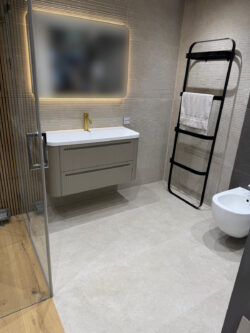 Płytki podłogowe imitujące kamień do łazienki Impronta Limestone Beige 60x120