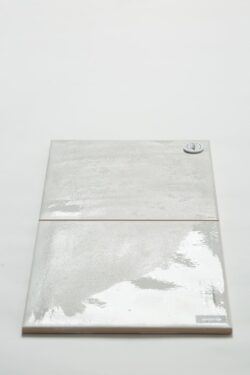 Płytki retro do łazienki - Peronda Fs TRADITION SQUARE WHITE LT 20x40cm. Płytki w połysku i macie na ścianie od hiszpańskiej fabryki Peronda. Płytki łazienkowe i kuchenne w kolorze białym ze sztuczna fugą.