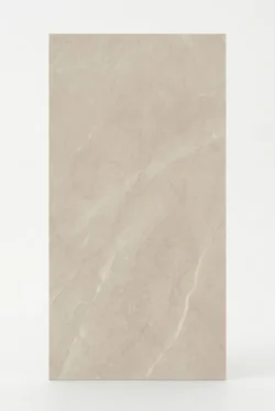 Baldocer Bayona Ivory 60x120 – hiszpański gres imitujący jasny marmur w kolorze kości słoniowej. Matowy, rektyfikowany, PEI 4, R9. Na ścianę i podłogę.