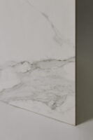 Biały marmur, płytki błyszczące - CIFRE Statuario pulido rect. 120x120. Hiszpańskie kafelki na podłogę i ścianę, imitujące biały marmur z szarymi żyłkami w dużym formacie 120x120 cm.