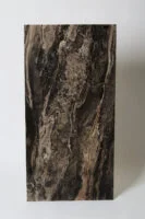 Kafelki marmurowe ciemne - Peronda Museum OROBICO LIGHT/60X120/EP. Płytki w połysku, glamour w formacie 120x60 na podłogę i ścianę. Kafle posiadają beżowe i karmelowe żyłki.