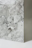 Płytki gres marmur - Peronda Museum DREAMY ROAD SP 100x100 R. Gres w formacie 100x100cm, marmuruopodobny ze skupiskami kamienia. Szare, ciepłe odcienie i powierzchnia ze żłobieniami, nadają płytce unikalny wygląd, przeznaczony do ekskluzywnych pomieszczeń.