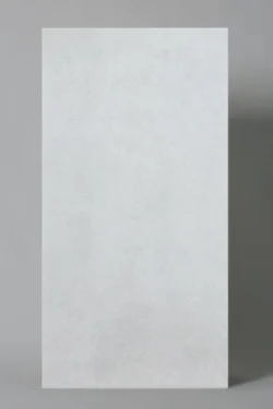 Gres imitacja przetartego kamienia, matowy, jasnoszary, na podłogę Natucer Heritage Clay White 60X120.