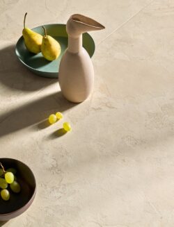 Płytki z efektem kamienia jasny beż podłogowe MARCA CORONA Arkigem Sabbia 60X120 K018