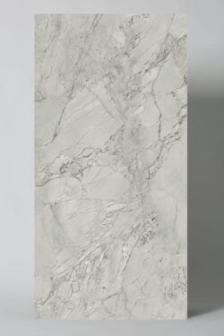 Płytki imitacja szarego marmuru mat Marca Corona Scultorea Foam Grey Velvet 60x120 J403